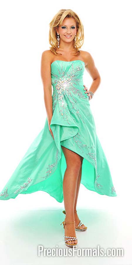 Blonde Beauty Prom Shopping – 2Morrows Dress